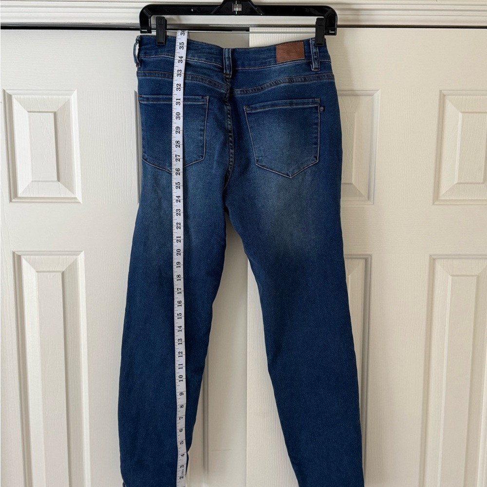 Tahari Women's Blue Straight leg Jeans size 6/28 - Picture 2 of 12